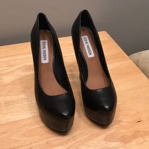 Steve Madden Dejavu Black Pump